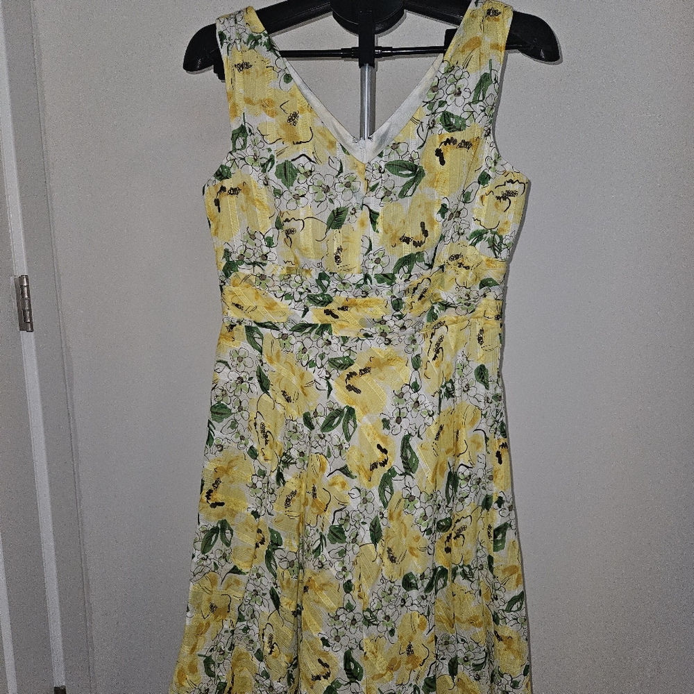 Robbie Bee Elegant Cream Dress